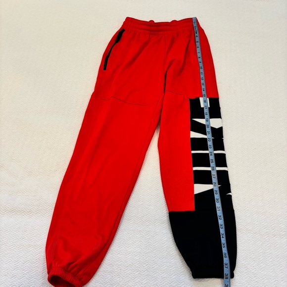 Nike Men's Therma-FIT Basketball Pants Size Medium Red with Nike Logo Pockets - Picture 14 of 15